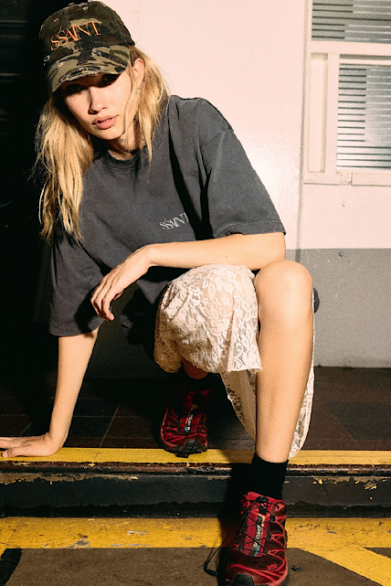 SSAINT No Vacancy Tee - Charcoal Acid Wash