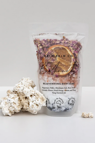 Sweet Dewberry & Clove Soy Candle