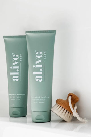 Sweet Dewberry & Clove Soy Candle